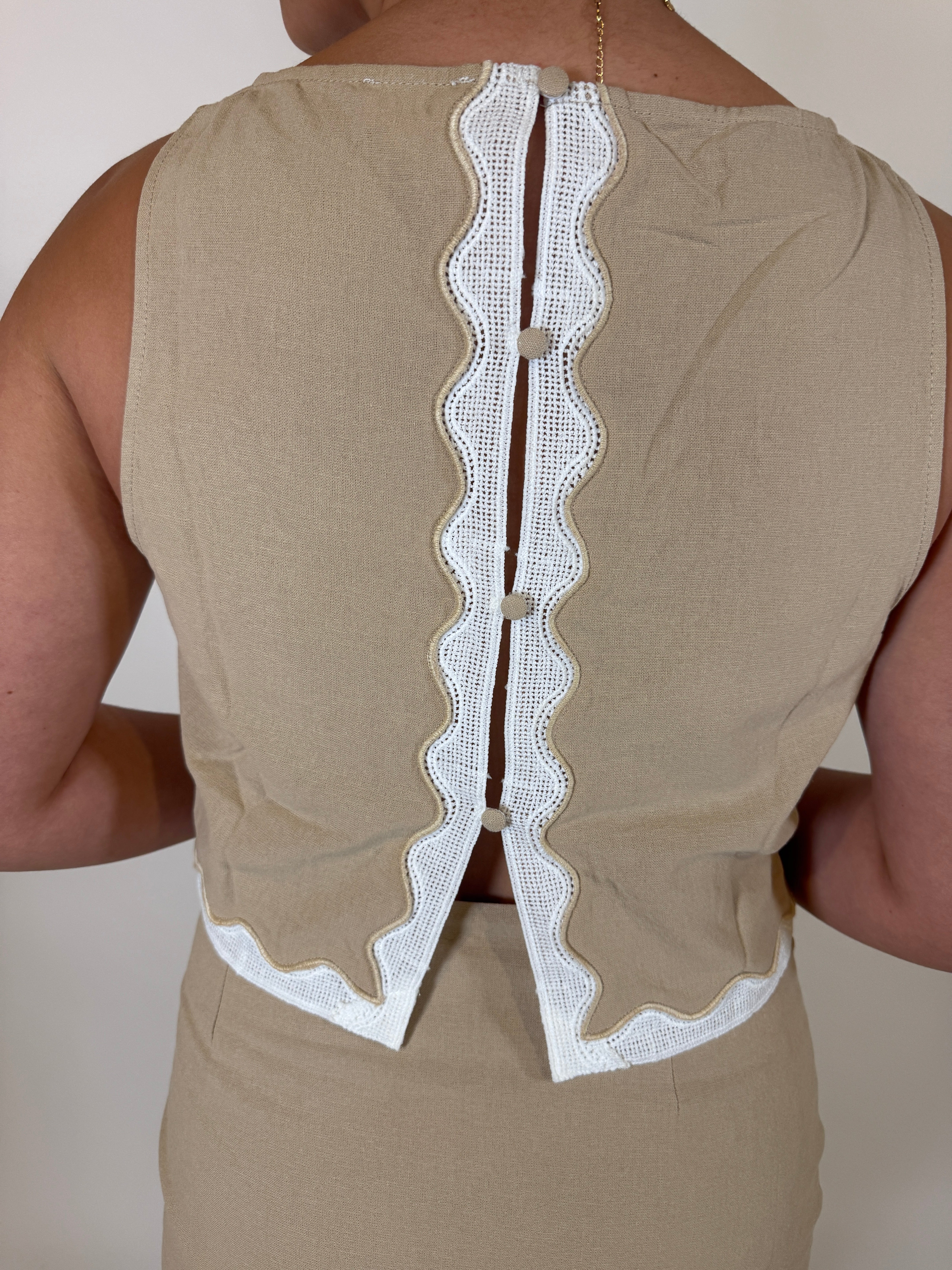 LACE TRIM EDGE BOAT NECK SLEEVELESS TOP WITH MINI SKIRT