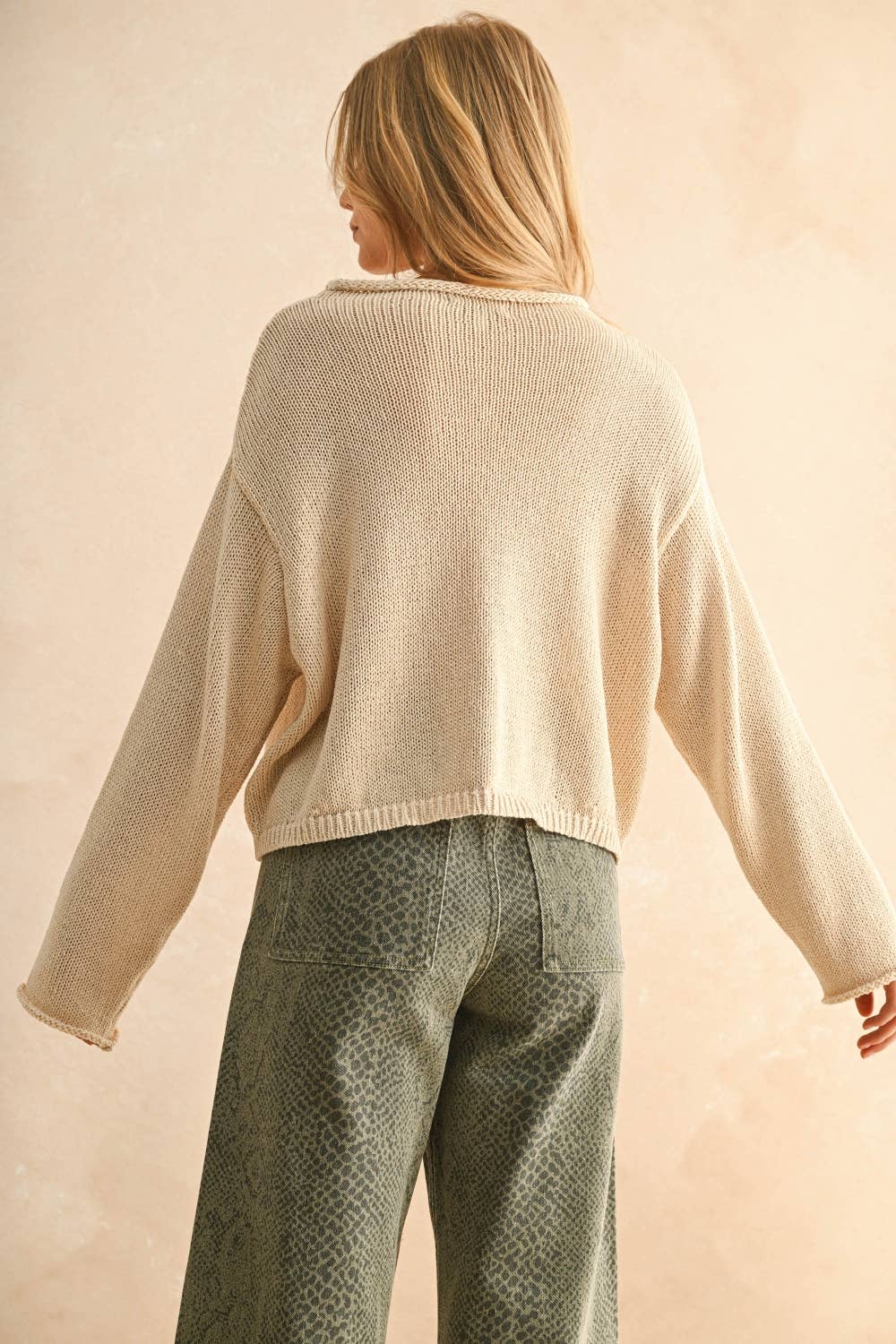 LIGHT WEIGHT BUTTON FRONT CARDIGAN